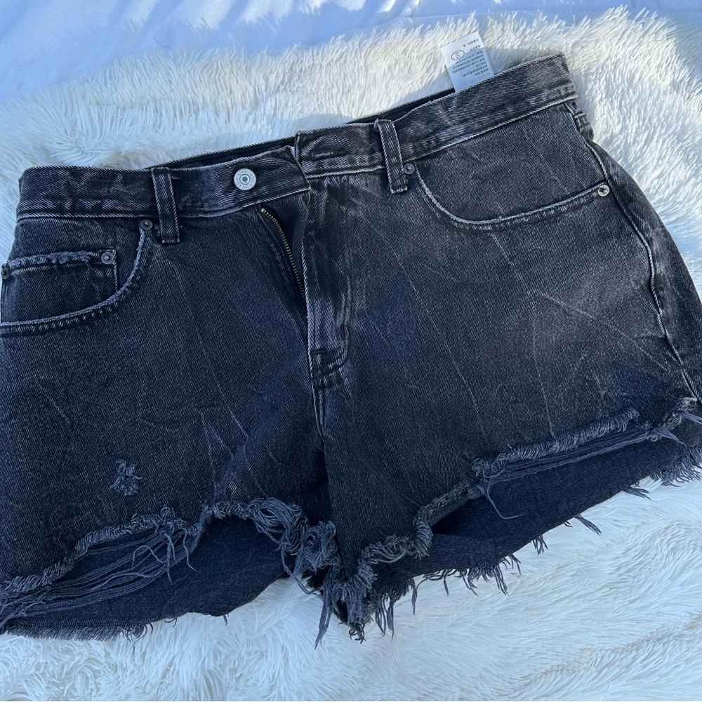Abercrombie & Fitch 'The Boyfriend Short' Black Denim mid Rise Raw Hem 14/32